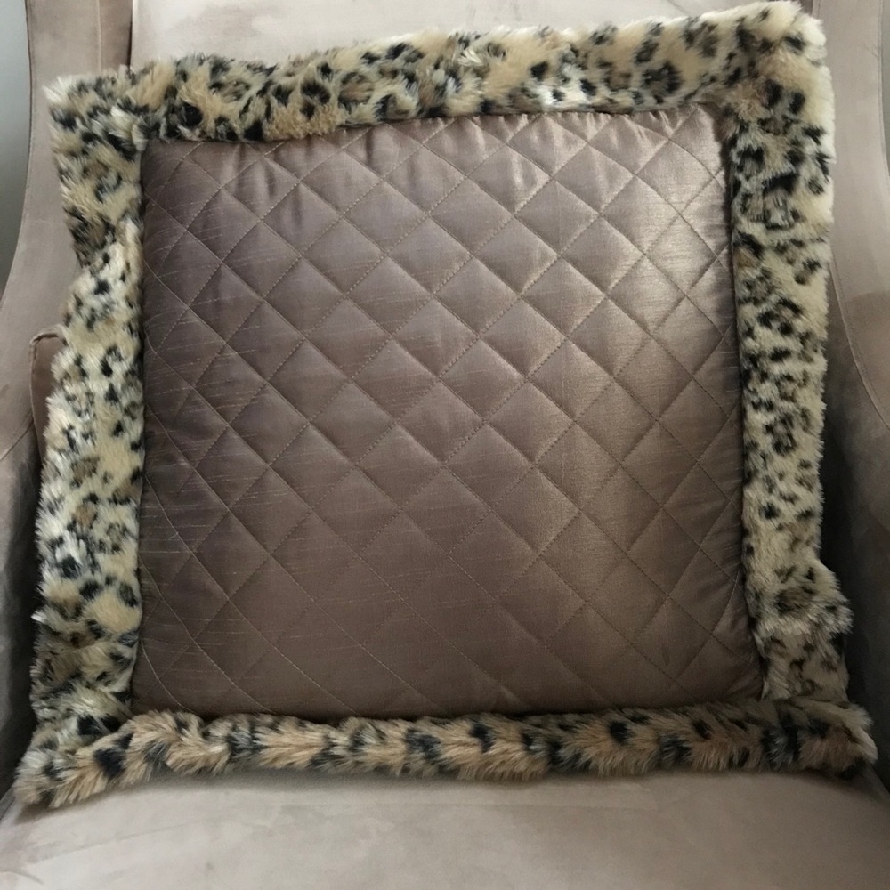 Leopard cushion cover